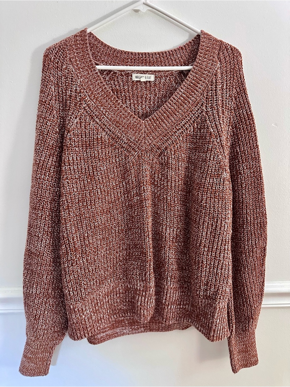 Margeaux & Ellie Womens Large Rust Orange White Chunky Knit V Neck Sweater
